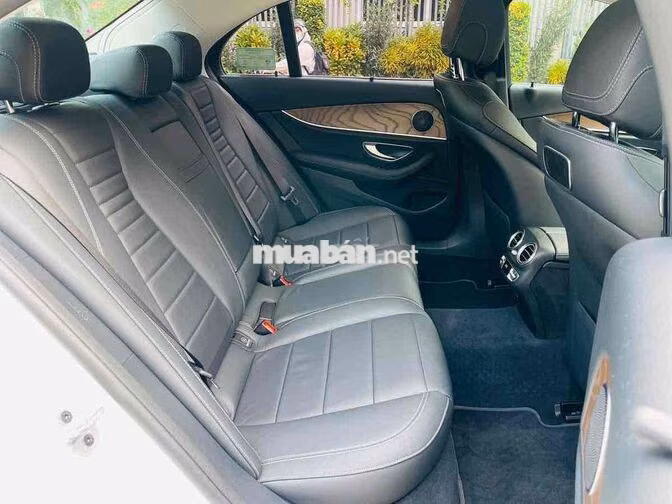 Mercedes E200 2019 Lướt 31.000km