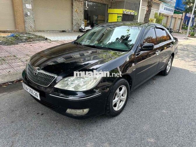 Toyota Camry 2.4 Số sàn Xăng Đen