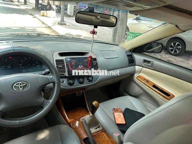 Toyota Camry 2.4 Số sàn Xăng Đen