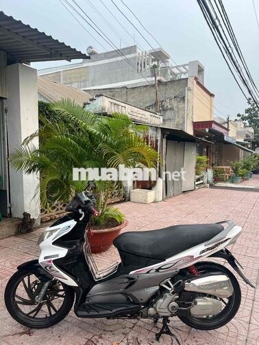 Suzuki Hayate Đen trắng Xe tay ga