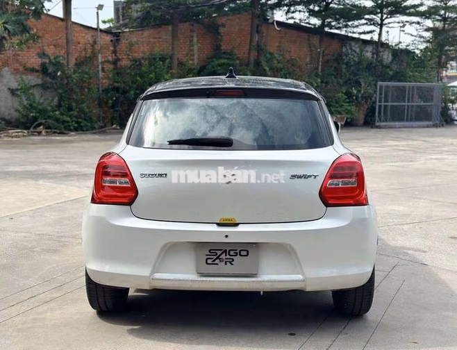 Suzuki Swift 2019 chạy kĩ còn hỗ trợ góp