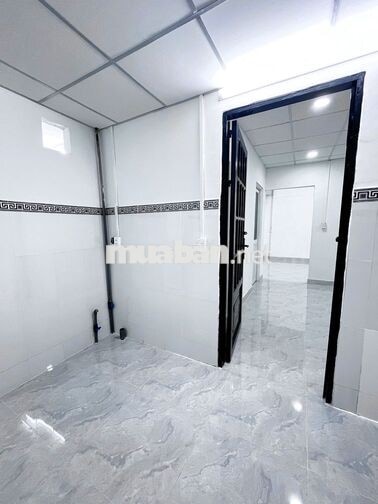 Cho thuê nhà hẻm xe hơi Linh Đông 3PN sân 100m2 làm kho giá tốt