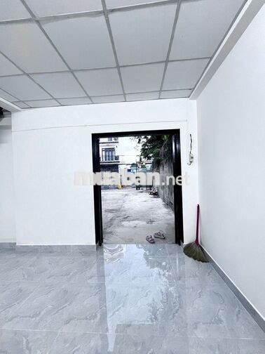 Cho thuê nhà hẻm xe hơi Linh Đông 3PN sân 100m2 làm kho giá tốt