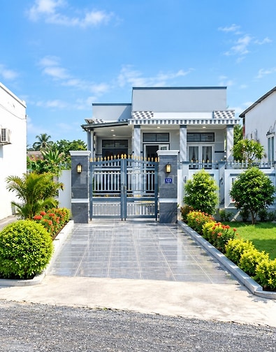 Bán đất tặng nhà mới đẹp mặt tiền DT871B, 350m2, gần ql50, bán gấp rẻ