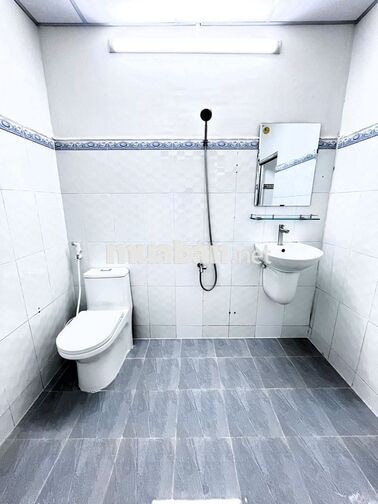 Cho thuê nhà hẻm xe hơi Linh Đông 3PN sân 100m2 làm kho giá tốt