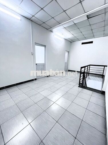 Cho thuê nhà hẻm xe hơi Linh Đông 3PN sân 100m2 làm kho giá tốt