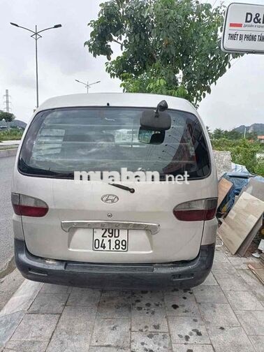 Hyundai Starex 2003 xe 6 chỗ