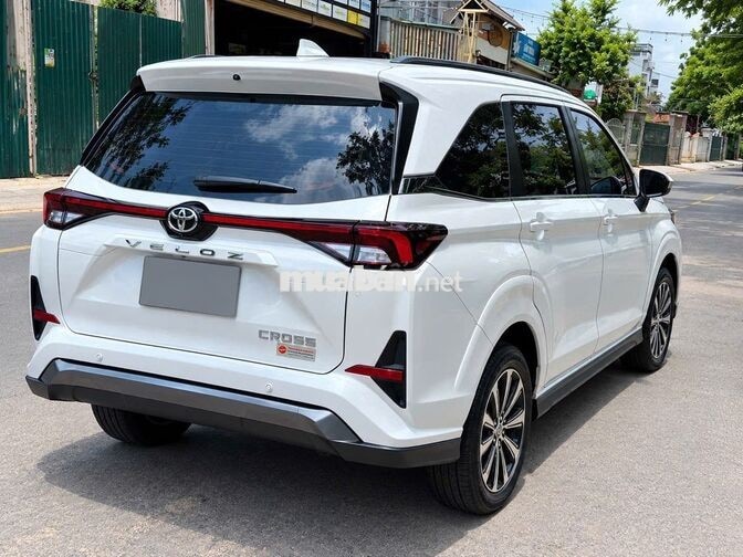Toyota Veloz Cross 1.5 CVT 2024 Trắng 7 chỗ