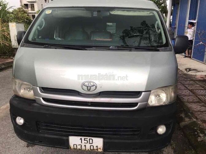 Toyota Hiace Bạc 3 chỗ