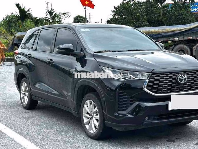 Toyota Innova Cross 2.0V CVT sản xuất 2025
