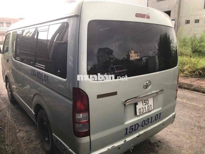 Toyota Hiace Bạc 3 chỗ