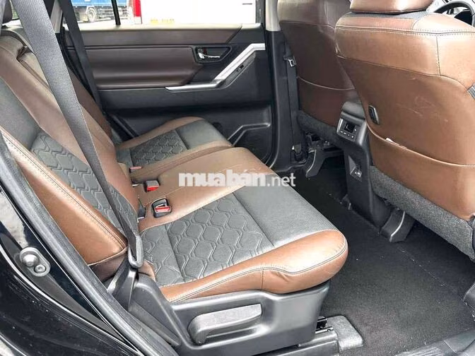 Toyota Innova Cross 2.0V CVT sản xuất 2025