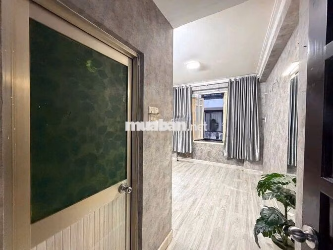 Nguyên căn Nguyễn Tiểu La Q10 - 3pn  chỉ 12tr 500 có sân thượng