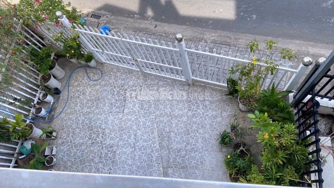 Nhà mới đẹp  mặt tiền 6m  đường rộng 6m  vị trí cực kỳ thuận tiện