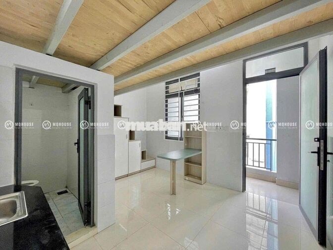DUPLEX BAN CÔNG RIÊNG, GÁC CAO , SẴN NT CƠ BẢN THUẬN TIỆN QUA QUẬN 1
