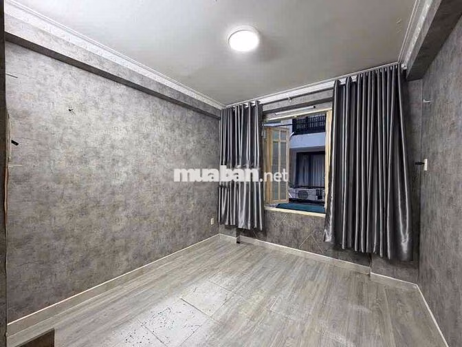 Cho thuê nhà hẻm Nguyễn Tiểu La , Quận 10. 3PN, 3WC
