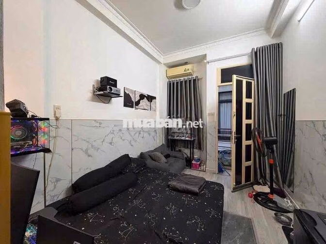 Cho thuê nhà hẻm Nguyễn Tiểu La , Quận 10. 3PN, 3WC