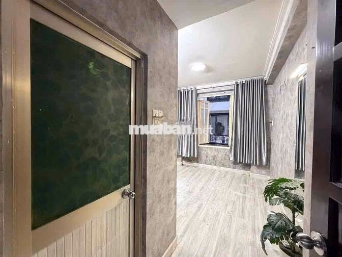 Cho thuê nhà hẻm Nguyễn Tiểu La , Quận 10. 3PN, 3WC