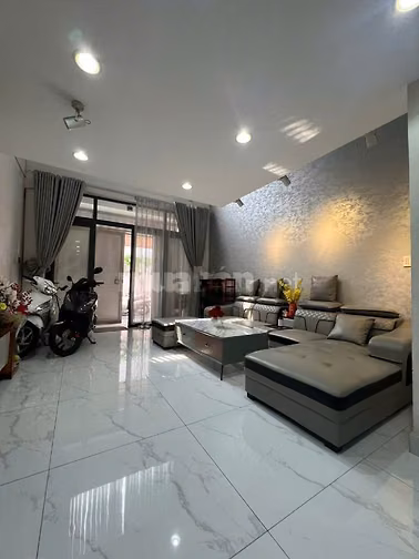 Cho thuê nhà 286/1 Thống Nhất, Phường 16 cũ, Gò Vấp, 4,5x15m, 4 tầng
