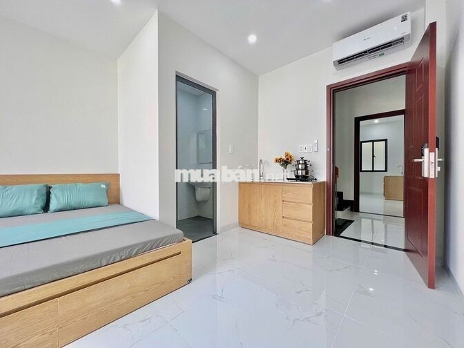 Studio ban công, tòa nhà sạch đẹp - Huỳnh Tấn Phát gần KCX Tân Thuân