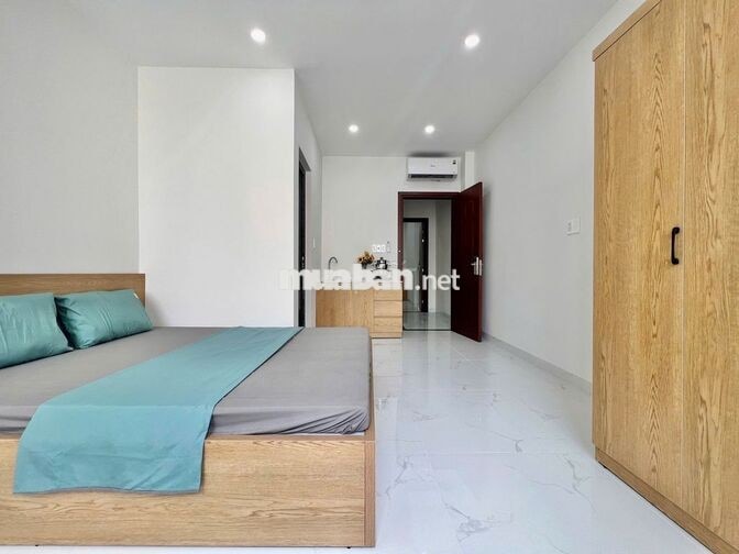 Studio ban công, tòa nhà sạch đẹp - Huỳnh Tấn Phát gần KCX Tân Thuân