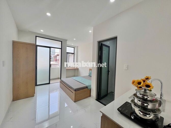 Studio ban công, tòa nhà sạch đẹp - Huỳnh Tấn Phát gần KCX Tân Thuân