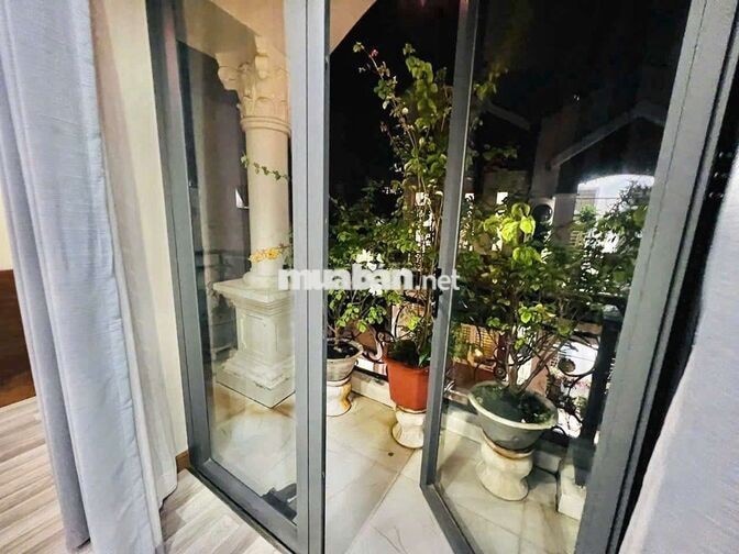 Nhà Full Nội Thất 1 Trệt 3 Lầu 4PN 5x14m Hẻm Huỳnh Tấn Phát Q.7