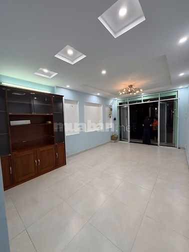 Nhà đường số đường 12m F4Q8 DT: 3,53m x 12,74m, 2 lầu 