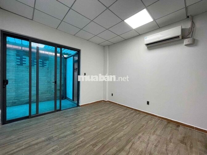 văn phòng trệt 5x21 full nội thất Vạn Phúc City