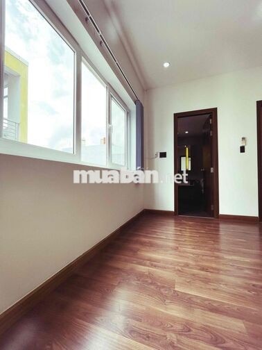 Phòng trọ đường Hồ Bá Kiện 28m2,