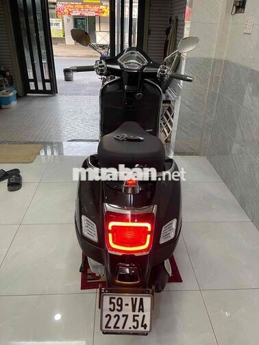 Piaggio Vespa GTS 150 Đen 4000 km