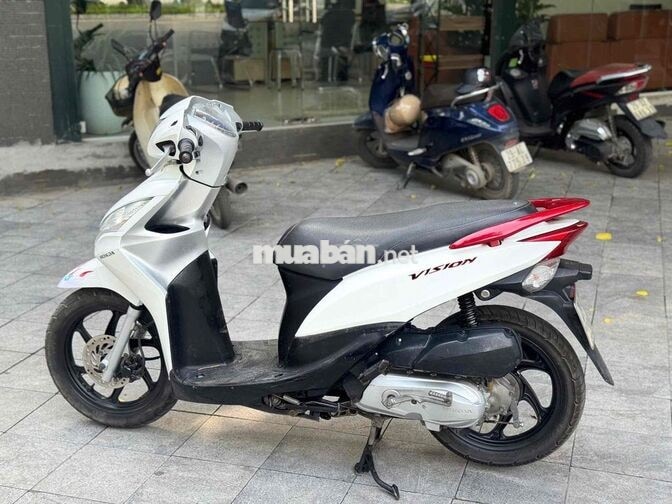 Honda Vision Trắng Xăng 2015