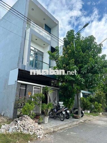 Bán đất đường hòa phú 8  đất còn chính chủ .