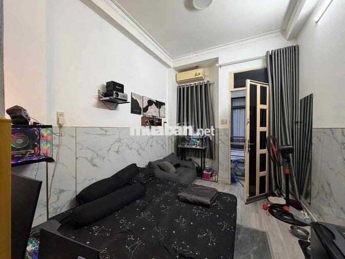 CHO THUÊ NHÀ HẺM NGUYỄN TIỂU LA – QUẬN 10  📐 Diện tích: 3m x 10m 🏡 Kết
