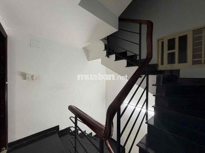 CHO THUÊ NHÀ HẺM NGUYỄN TIỂU LA – QUẬN 10  📐 Diện tích: 3m x 10m 🏡 Kết