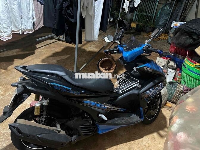 Yamaha NVX 2018 Xanh đen
