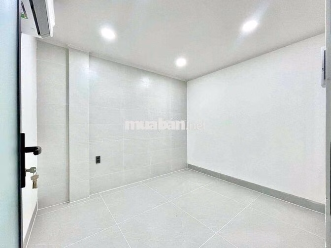 Nhà nguyên căn ngay Cầu Thị Nghè - 2pn, 1pk, 1 bếp