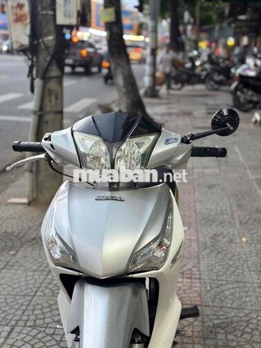 Honda Future 125 FI Trắng bạc