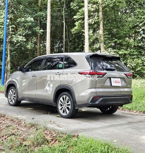 🔥Innova Cross 2.0HEV 2024 - Lướt 5 vạn chuẩn Hãng🔥