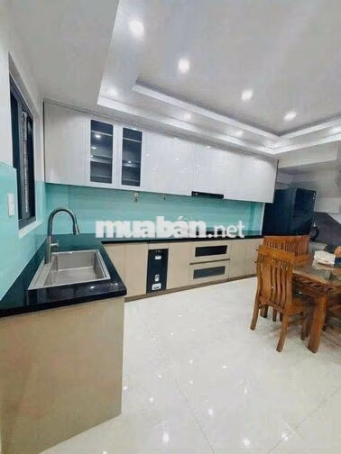 NGUYÊN CĂN MỚI XÂY KẾ VẠN PHÚC City - 4 TẦNG 5 ô tô đậu trước nhà