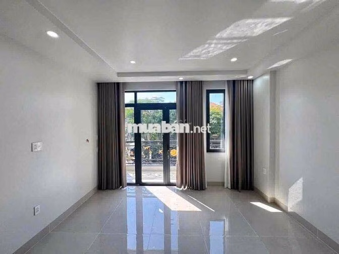 NGUYÊN CĂN MỚI XÂY KẾ VẠN PHÚC City - 4 TẦNG 5 ô tô đậu trước nhà