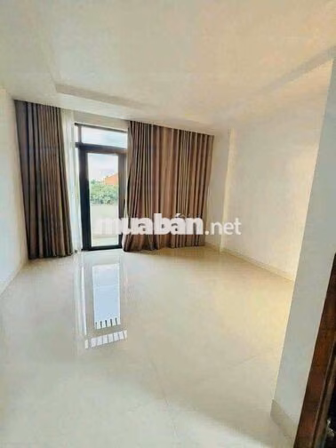 NGUYÊN CĂN MỚI XÂY KẾ VẠN PHÚC City - 4 TẦNG 5 ô tô đậu trước nhà