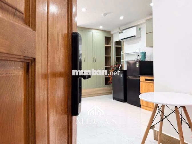 Trống Sẵn Studio Cửa Sổ Trời Full Nội Thất Ngay Dương Quảng Hàm