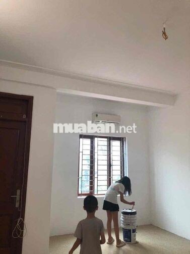 Cho thuê nhà 3 tầng gần Vin Đan Phượng