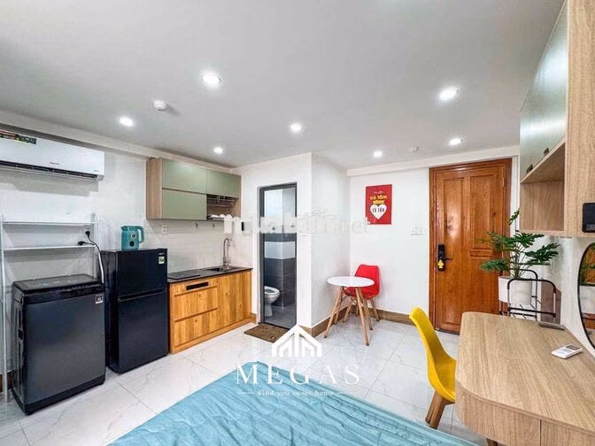 Trống Sẵn Studio Cửa Sổ Trời Full Nội Thất Ngay Dương Quảng Hàm