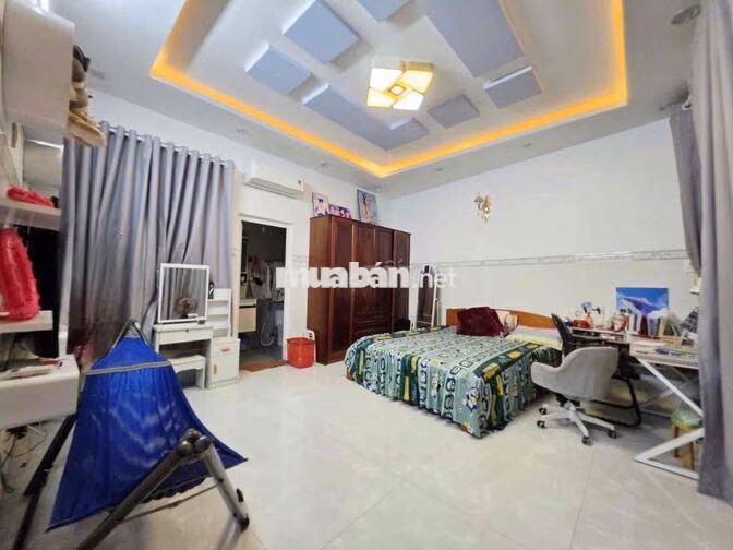 MT 15m có Thang Máy, 4 tầng ,  Hoàng Lê Kha, 800m2.
