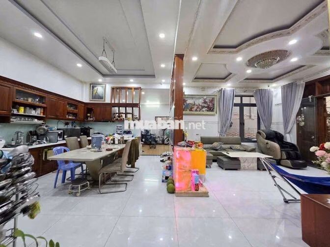 MT 15m có Thang Máy, 4 tầng ,  Hoàng Lê Kha, 800m2.