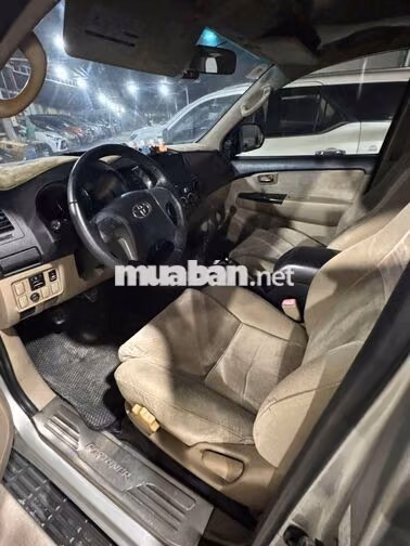 Toyota Fortuner 2014 Số sàn Bạc 135.000 km