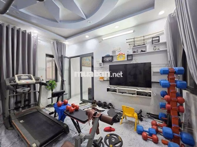 MT 15m có Thang Máy, 4 tầng ,  Hoàng Lê Kha, 800m2.