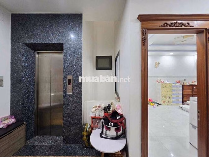 MT 15m có Thang Máy, 4 tầng ,  Hoàng Lê Kha, 800m2.